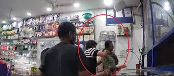 पत्नी को मेडिकल स्टोर में दवा मिलने में हुई देरी… शराबी पति ने मचाया तांडव