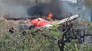 अहमदाबाद में एयर इंडिया का प्लेन क्रैश, गुजरात के पूर्व CM विजय रूपाणी भी थे सवार