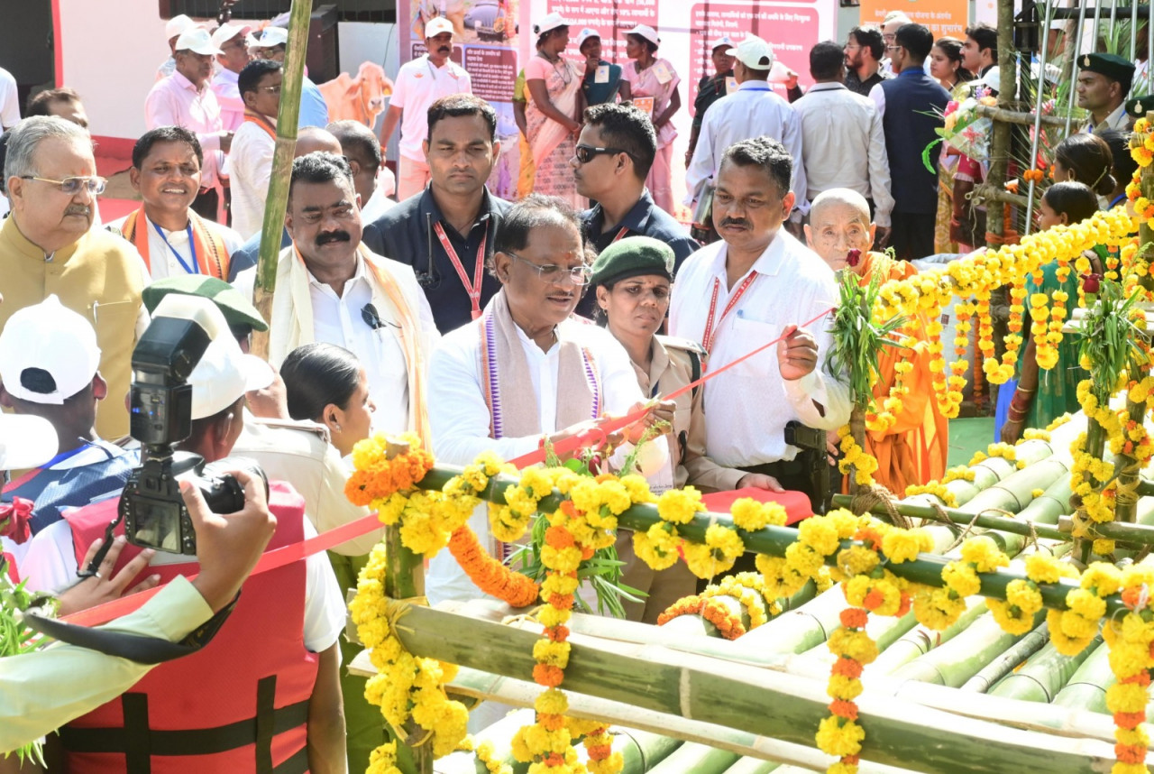 मुख्यमंत्री ने भोंगापाल में बांस नौका विहार केंद्र का किया शुभारंभ