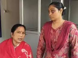 महिला पार्षद के खिलाफ राजनीतिक षड्यंत्र, हाथापाई से आंख में आई सूजन