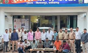 फार्म हाउस को जुए का अड्डा बना रखे थे, दर्जनभर लखपति अरेस्ट