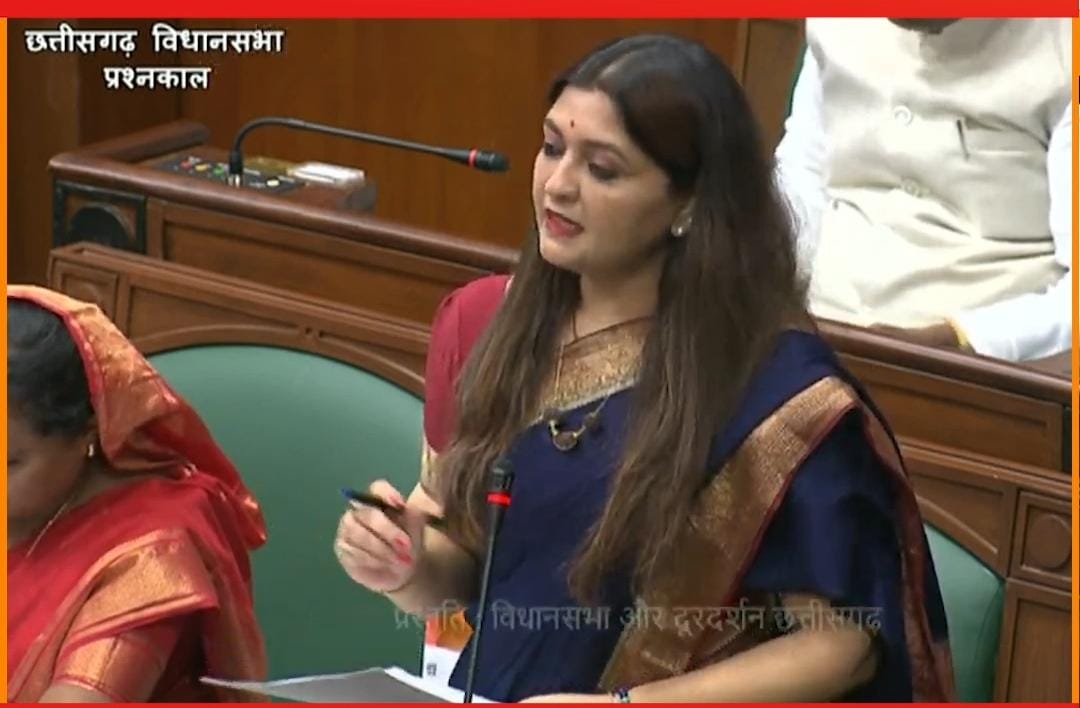 विधायक भावना बोहरा ने विधानसभा में बांग्लादेशी घुसपैठ पर किया ध्यानाकर्षण, पंडरिया विधानसभा में सड़क निर्माण, पालिका एवं पंचायतों में कर्मचारियों की नियुक्ति, मुख्यमंत्री सिलाई मशीन योजना एवं सिंगल विंडो सिस्टम के संबंध में भी पूछा प्रश्न