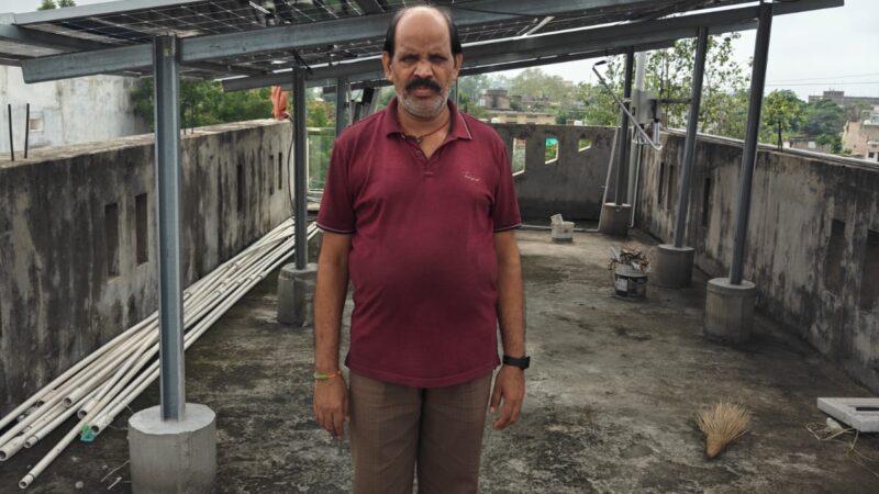 प्रधानमंत्री सूर्यघर मुफ्त बिजली योजना से अखराभांठा निवासी केवल राम ने लगवाए 3 किलोवाट के दो सोलर प्लांट