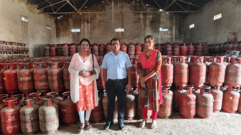 खाद्य विभाग की अवैध घरेलू गैस सिलेंडर पर बड़ी कार्रवाई,1619 नग गैस सिलेंडर जब्त