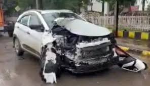 बिलासपुर में सड़क हादसा, अधिकारी का हाथ टूटा