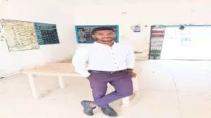 आश्रम में शिक्षक की लाश मिली, पुलिस ने शव को फंदे से उतारा
