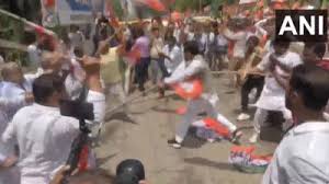 पटना में कांग्रेस और बीजेपी कार्यकर्ताओं के बीच चले लाठी-डंडे, प्रदर्शन के दौरान भारी हंगामा