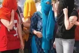 गेस्ट हाउस में सेक्स रैकेट का भंडाफोड़, पुलिस ने 8 युवतियां और 4 युवकों को दबोचा