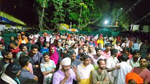 जंगल की अवैध कटाई को लेकर 2 गांव के ग्रामीणों में मारपीट, दर्जनों घायल, वन संरक्षण के लिए बड़ी संख्या में थाने का घेराव.