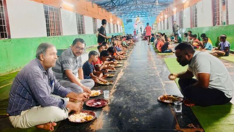 पोटाकेबिन पकेला में बच्चों का प्रदर्शन शांत,प्रशासन की संवेदनशील पहल से जीता विश्वास