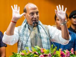 अगर सबूतों का एटम बम है तो तुरंत फोड़ देना चाहिए, राजनाथ सिंह ने राहुल गांधी को दी चुनौती