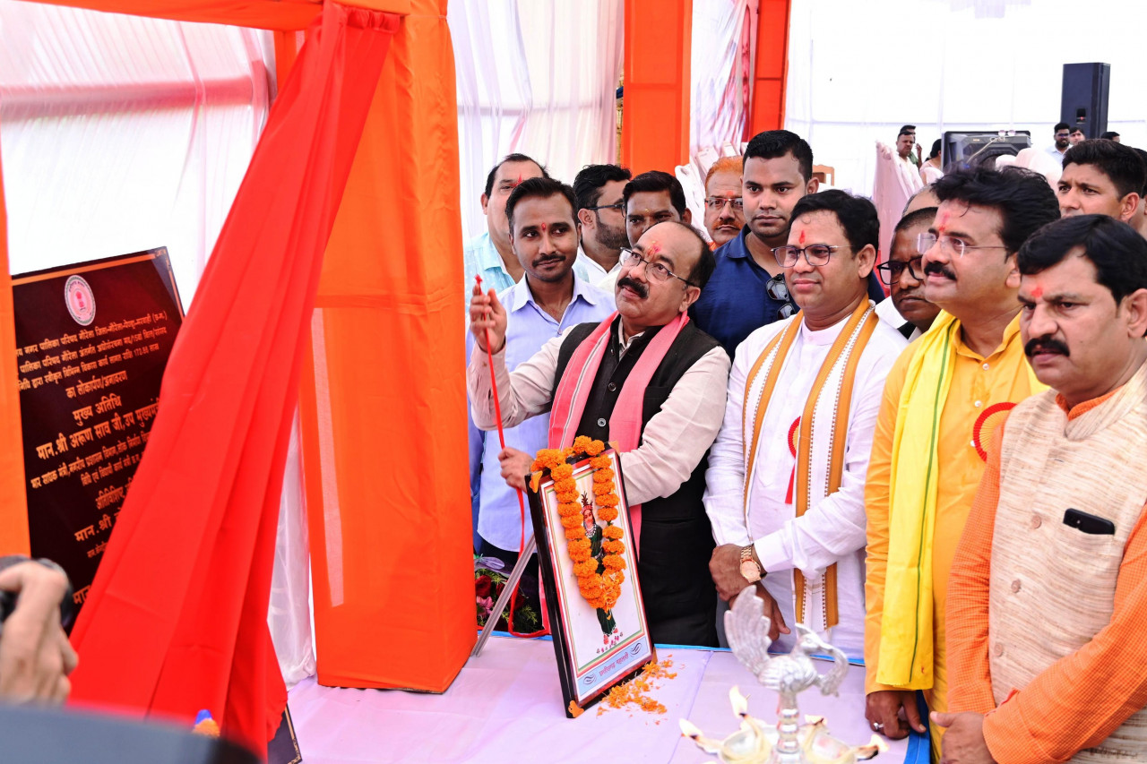 विकास कार्यों के लिए गौरेला और पेण्ड्रा नगर पालिका को 3-3 करोड़ तथा मरवाही नगर पंचायत को 2 करोड़ देने की घोषणा की
