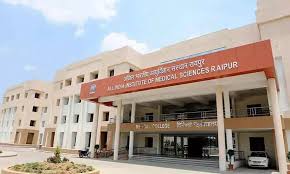 रायपुर एम्स के 35 डॉक्टरों ने छोड़ी नौकरी