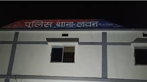 पार्षद के घर पुलिस की रेड, महुआ शराब के साथ गिरफ्तार