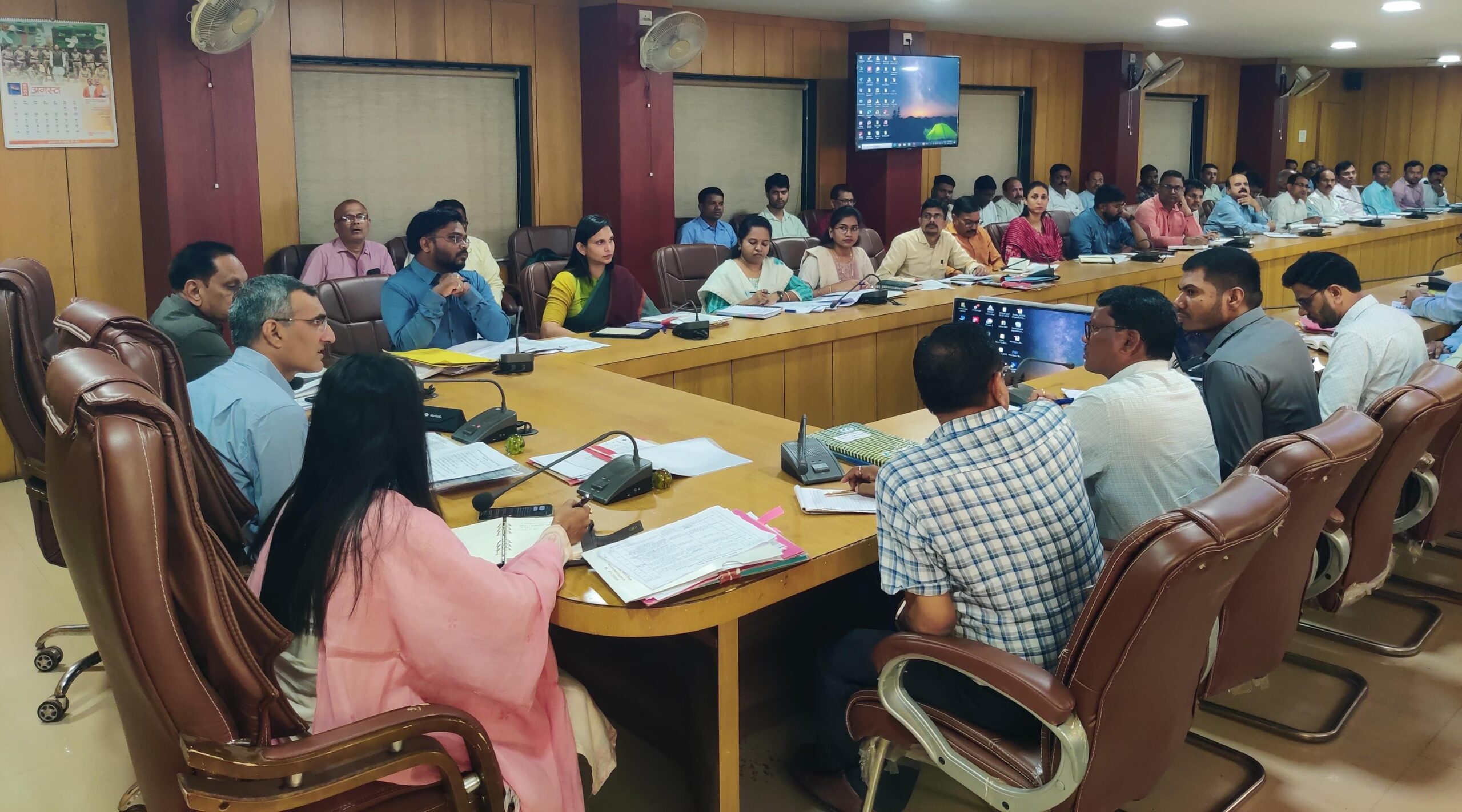 15 अगस्त, रजत जयंती और योजनाओं के क्रियान्वयन को लेकर कलेक्टर सख्त दिए आवश्यक निर्देश