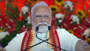 अहमदाबाद में PM मोदी ने किया रोड शो, जानें जनसभा में क्या-क्या बोले पीएम?