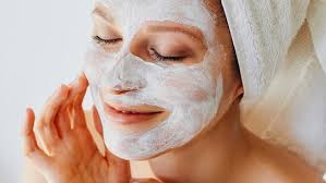 Skin Care: निखार के लिए महंगे प्रोडक्ट छोड़ें, इन 3 चीजों से पाएं घर पर ही बेदाग चमकती त्वचा