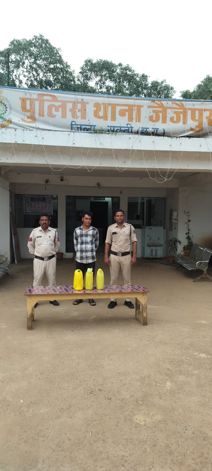 अवैध शराब परिवहन करते आरोपी गिरफ्तार
