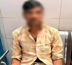 झोलाछाप का कारनामा: युवक ने लिंग में पहना दिया लोहे का छल्ला, अब लिंग काटने की नौबत आई