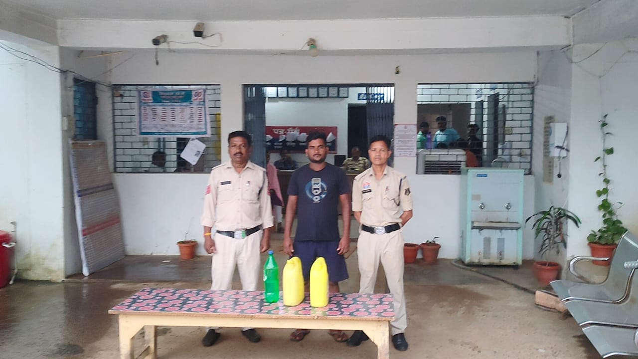 अवैध शराब बेचने वालों पर लगातार की जा रही ताबड़तोड़ कार्यवाही