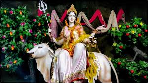 इन दिव्य मंत्रों के जप से करें मां महागौरी को प्रसन्न, दूर हो जाएंगे सारे संकट
