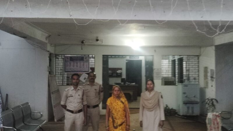 52 साल की महिला 05 लीटर कच्ची महुआ शराब के साथ गिरफ्तार 