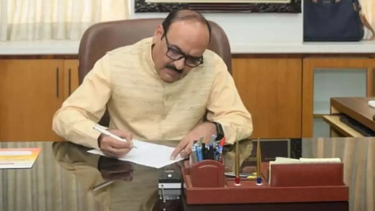 नए मुख्य सचिव विकासशील ने कार्यभार संभाला