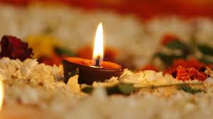 Vastu Tips for Deepak: भगवान के सामने कैसे जलाएं दीपक, ताकि मिले पूजा का पूरा फल
