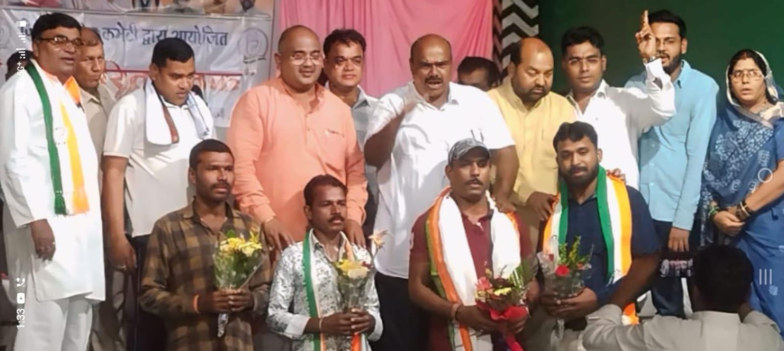 विधायक कश्यप की उपस्थिति में युवकों ने किया कांग्रेस प्रवेश