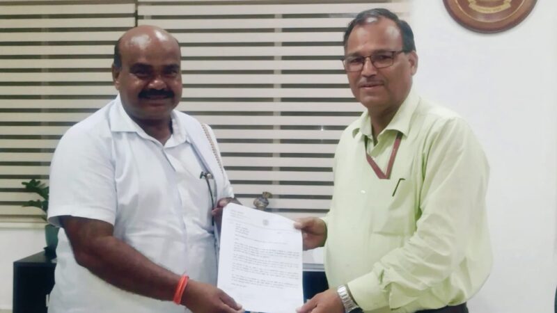 त्योहारी अवसर पर दें ट्रेनों का ठहराव- विधायक कश्यप