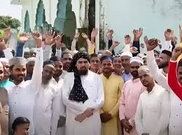 80 करोड़ हमारे जूते की नोक पर, UP के इस मौलाना ने खुलेआम दी धमकी, अब होगा एक्शन