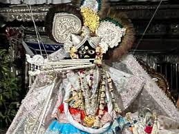 श्वेत वस्त्र व सोने-चांदी के आभूषणों के श्रृंगार में दर्शन, शरद पूर्णिमा पर बांकेबिहारी की विशेष छवि देखेंगे भक्त