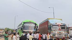 सड़क जाम कर आत्महत्या की कोशिश, कबीरधाम में अफसरों के हाथ-पांव फूले
