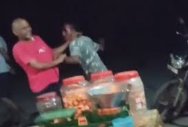 पुलिस चौकी के सामने पुलिसकर्मियों की पिटाई! शराब के नशे में धुत ASI और आरक्षक को दबंगों ने पीटा