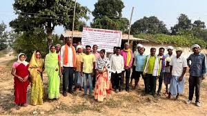 CG के आदिवासी गांव का अनोखा निर्णय सुर्खियों में छाया… कौन-सी परंपरा बचाने के लिए उठाया गया यह बड़ा कदम?