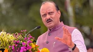 अजीत पवार के फंड वाले बयान पर गरमाई सियासत, सुप्रिया सुले EC से की कार्रवाई की मांग