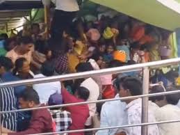 आंध्र प्रदेश के वेंकटेश्वर स्वामी मंदिर में भगदड़, कई लोगों की मौत; अचानक भीड़ बढ़ने से हुआ हादसा