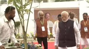 PM मोदी ने शहीद वीर नारायण सिंह स्मारक और जनजातीय स्वतंत्रता सेनानी संग्रहालय का उद्घाटन किया