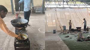 प्रमोशन मिला तो अधिकारी ने उड़ाई नियमों की धज्जियां, सरकारी दफ्तर में पका मुर्गा, तस्वीरें वायरल