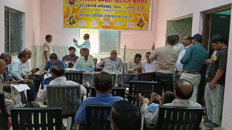 कलेक्टर के निर्देशन में पेंशनरों को सहज और सरल तरीके से उपलब्ध कराई जा रही डिजिटल जीवन प्रमाण पत्र सेवा