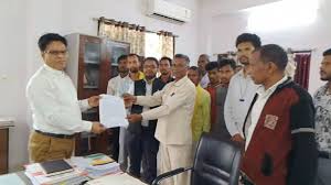 विधायक पर फर्जी जाति प्रमाण पत्र से चुनाव लड़ने का आरोप, ग्रामीणों ने कलेक्टर से की कार्रवाई की मांग