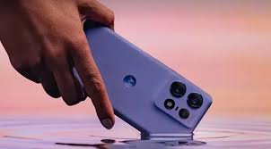 Motorola के शानदार फोन पर भारी डिस्काउंट, कर्व्ड डिस्प्ले के साथ मिलता है 125W फास्ट चार्जिंग