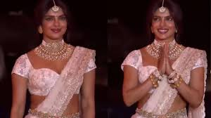 अप्सरा आली…Priyanka Chopra को देख थम जाएंगी सांसे, साउथ में छाईं देसी गर्ल