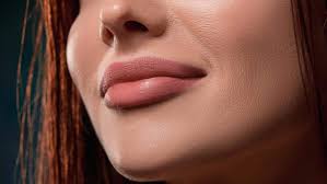 सर्दियों में होंठों की देखभाल के लिए एलोवेरा का उपयोग