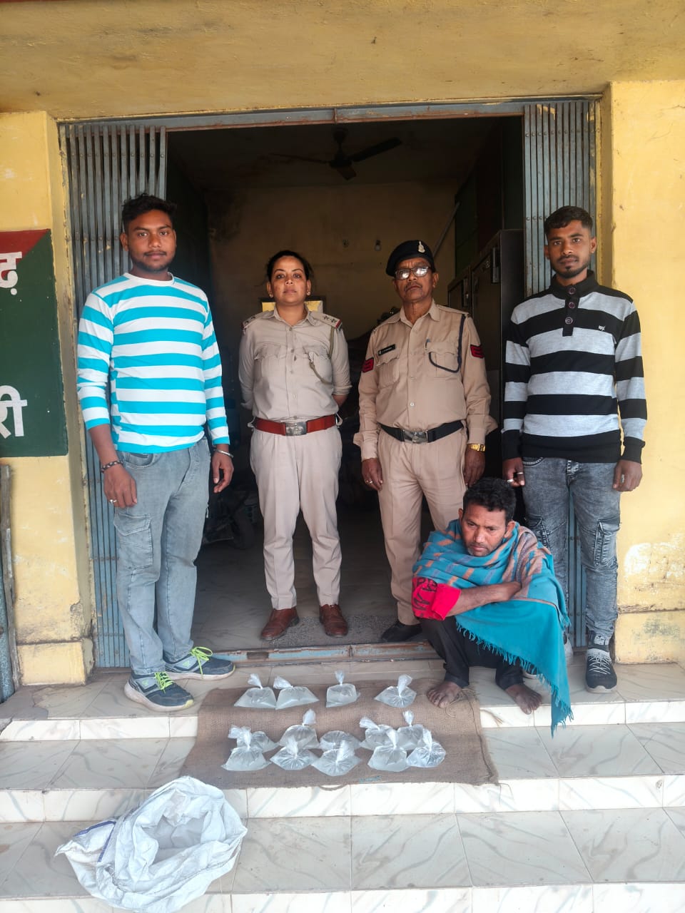 छापामार कार्रवाई : 7 लीटर कच्ची महुआ शराब जब्त