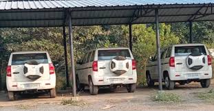 कहाँ गईं सरकारी गाड़ियाँ? कागज़ पर बाँटी गईं बोलेरो… ज़मीन पर एक भी नहीं!