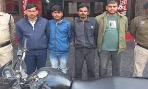 किडनैपिंग: शिक्षक गिरफ्तार: प्रोफेसर के अपहरण और लूट के मामले में पुलिस ने मास्टरमाइंड शिक्षक और सीएफ के जवान को किया गिरफ्तार
