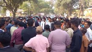 सीतापुर में बवाल: देर रात मुस्लिम युवकों के समूह ने मोहल्ले में मचाया उत्पात, आक्रोशित शहरवासियों ने बुलाया बंद