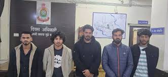 पत्रकार कॉलोनी में शराब पार्टी पर सख्त कार्रवाई, 5 युवक गिरफ्तार
