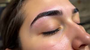 घर पर इन आसान तरीकों से बनाएं पार्लर जैसी परफेक्ट आइब्रो, टाइम और पैसे दोनों बचेंगे